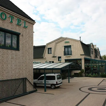 Mat's Hotel