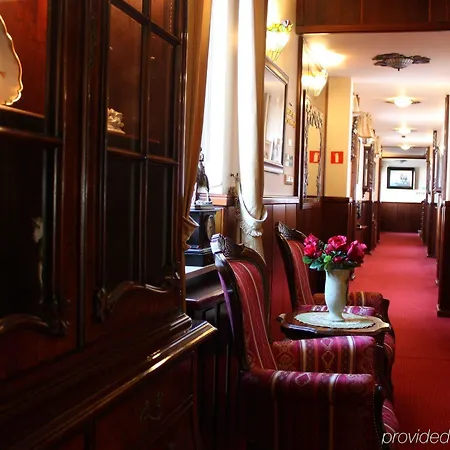 Mat's Hotel